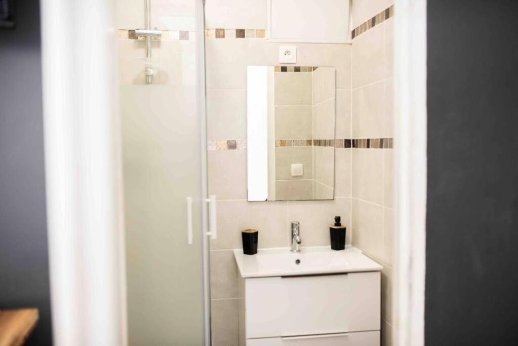 Appartement Tout Equipe Au Coeur Du Vieux Port Marsella Exterior foto