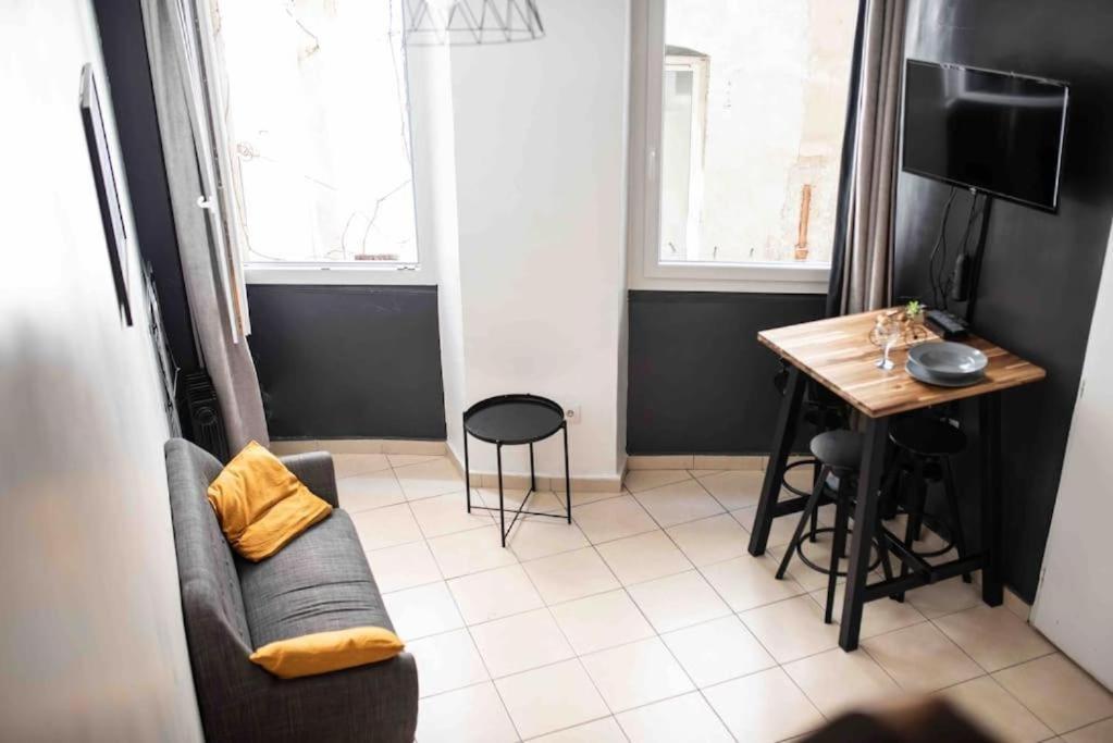 Appartement Tout Equipe Au Coeur Du Vieux Port Marsella Exterior foto